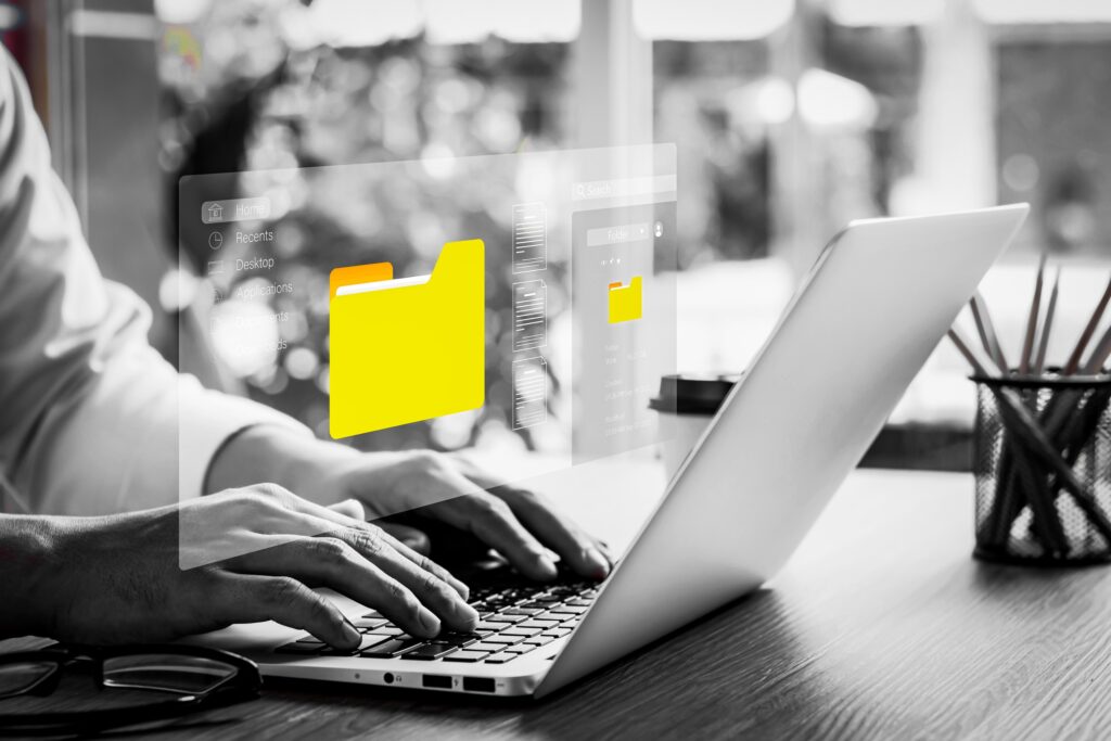 Documenten organiseren op een laptop